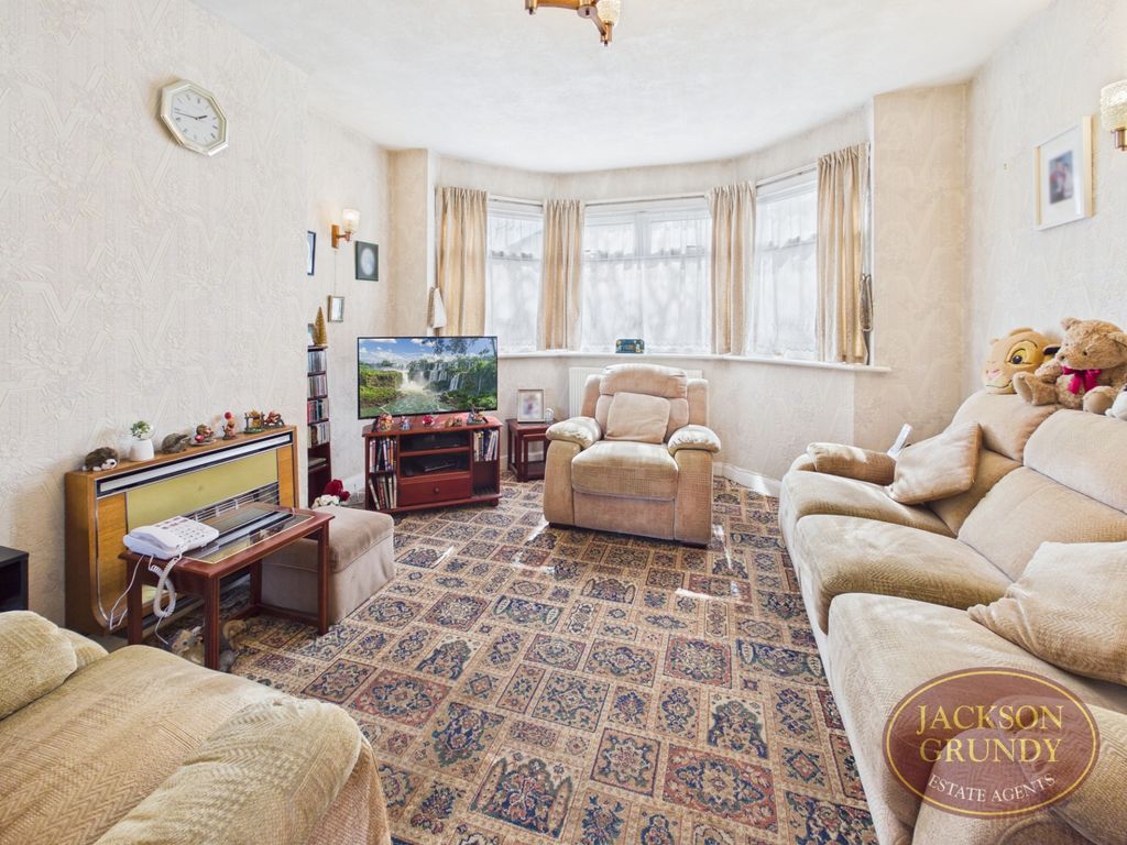 Property photo 2 of 9 Duston Road