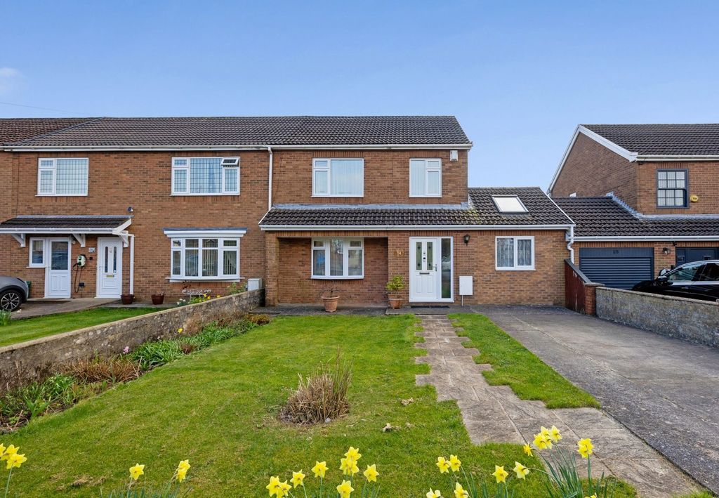 Property photo 1 of 47 Front Garden