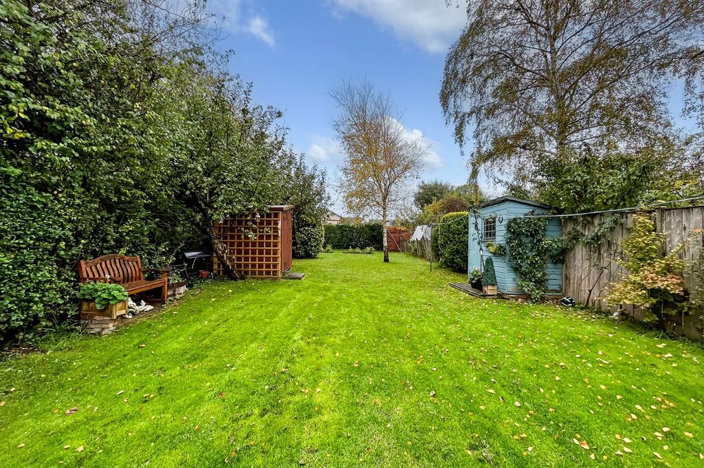 Property photo 2 of 20 Picture No. 27