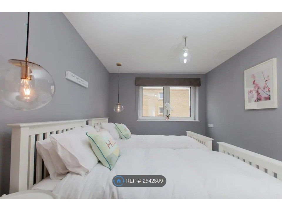 Property photo 2 of 23 Main Bedroom 2