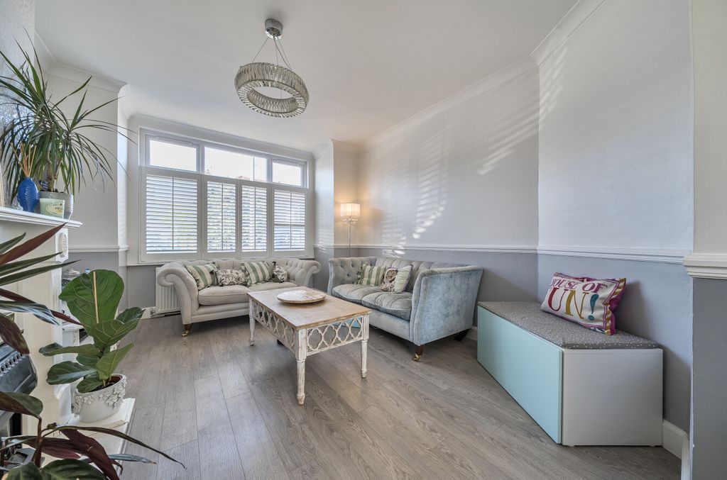 Property photo 2 of 21 1371587-2-68Fb9Eb...