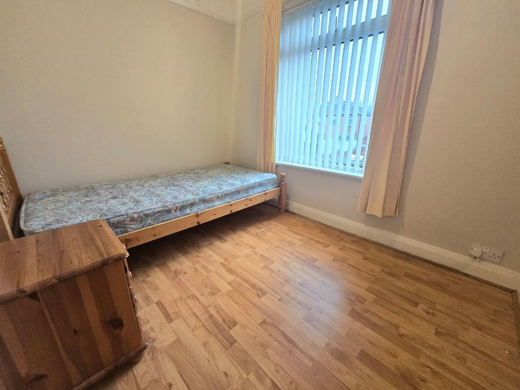 Property photo 3 of 8 Bedroom 3