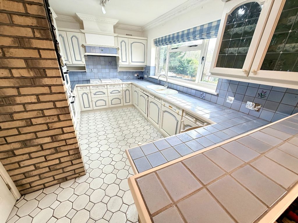 Property photo 3 of 21 4996322