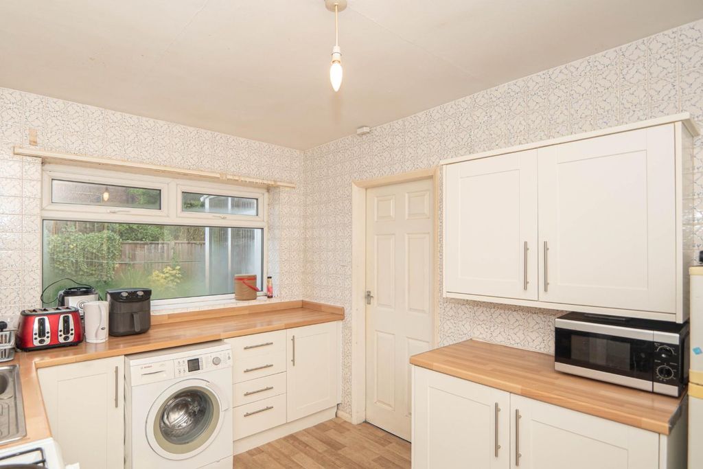 Property photo 3 of 22 Kitchen