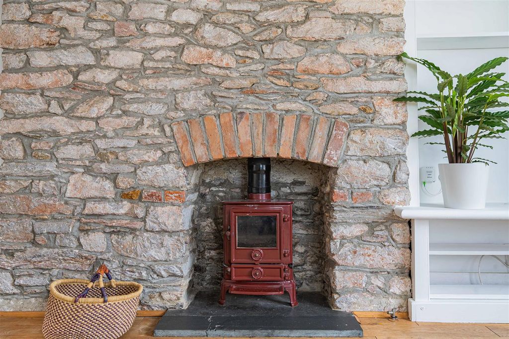 Property photo 3 of 38 68_81069.Jpg