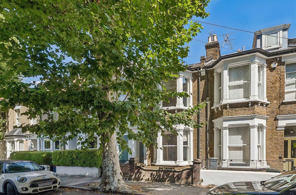 Property photo 2 of 19 For Sale - Elliott Road, W4