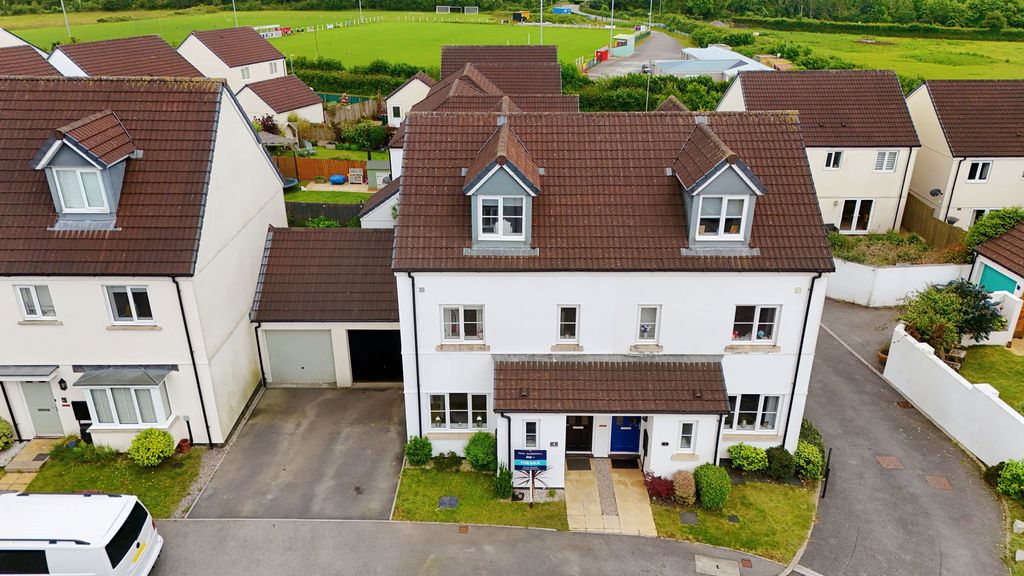 Property photo 2 of 19