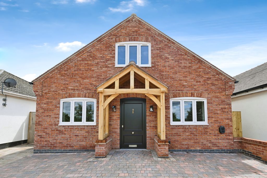 Property photo 1 of 32