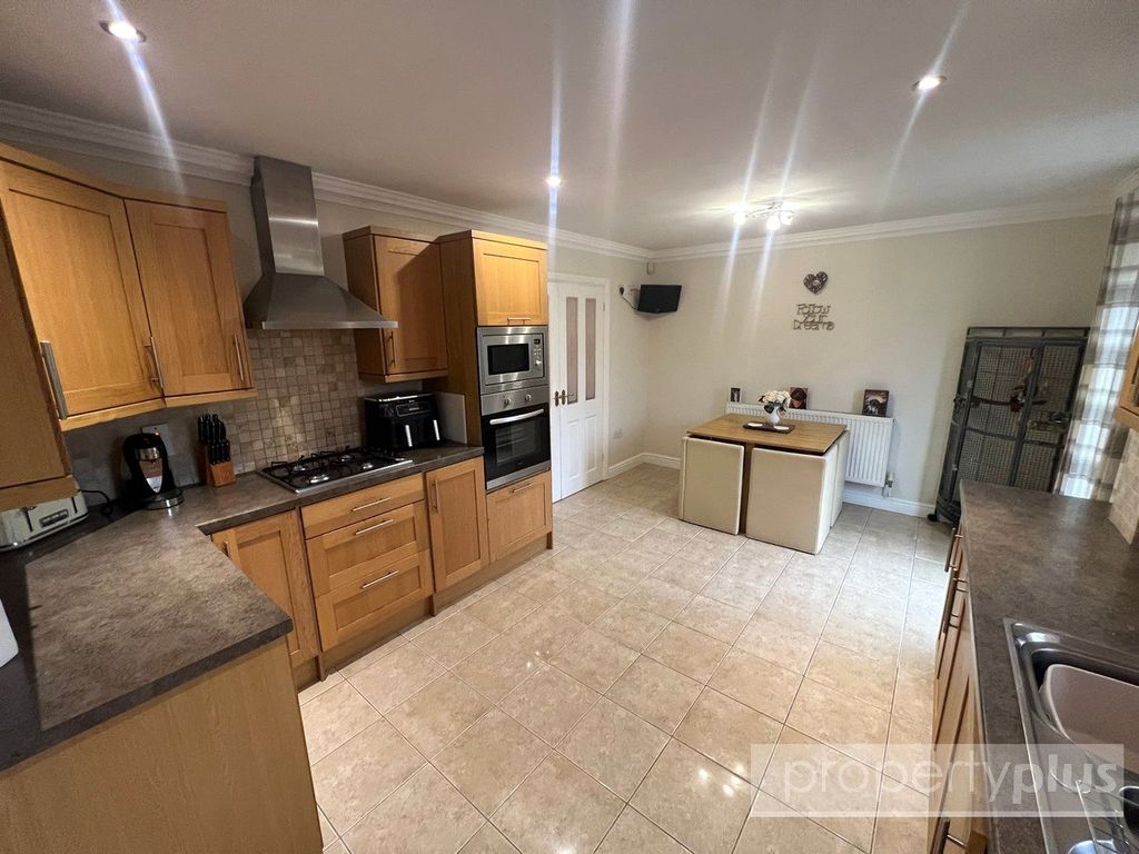 Property photo 3 of 18 Picture No. 17