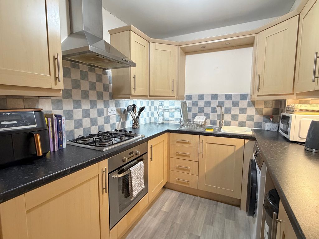 Property photo 2 of 8