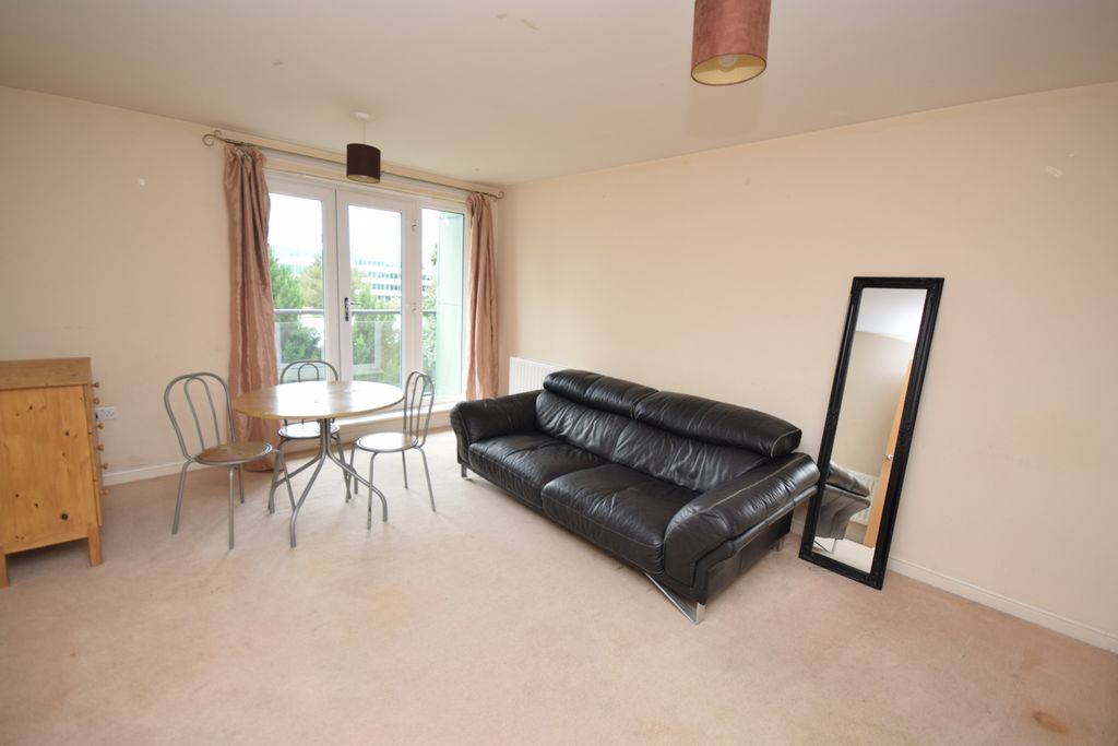 Property photo 3 of 6 Lounge
