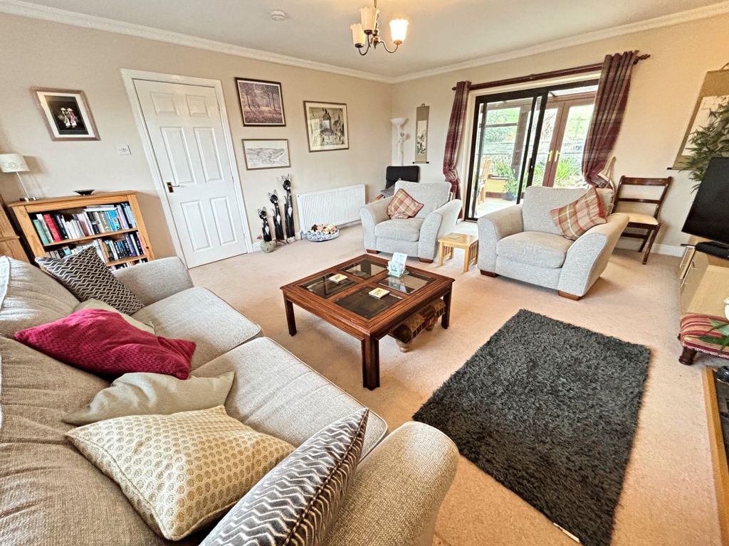 Property photo 3 of 33