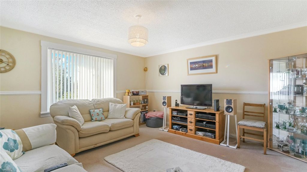 Property photo 3 of 19 Picture No. 04