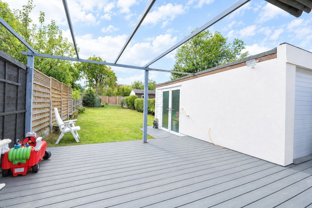 Property photo 2 of 12 5532181