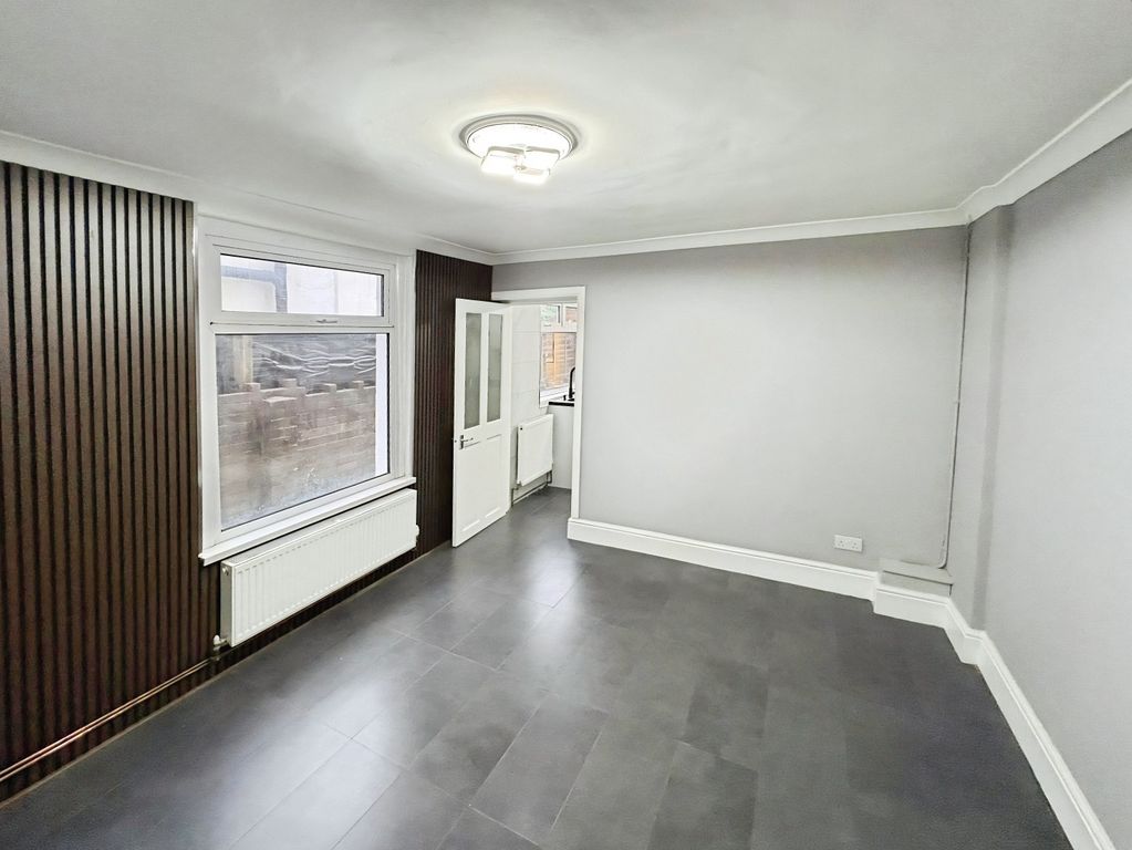 Property photo 2 of 12 Bedroom