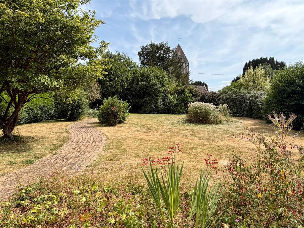 Property photo 2 of 28