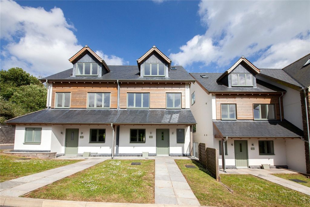 Property photo 1 of 10 Front Elevation