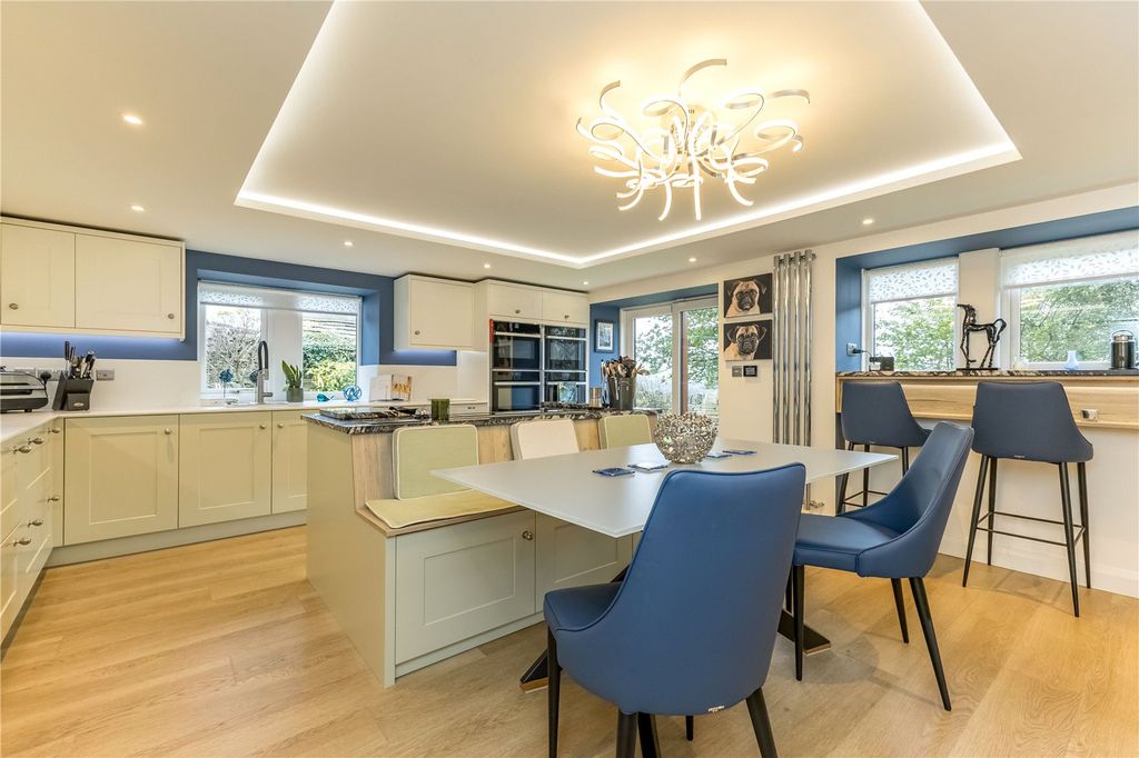 Property photo 3 of 46 Dining Kitchen