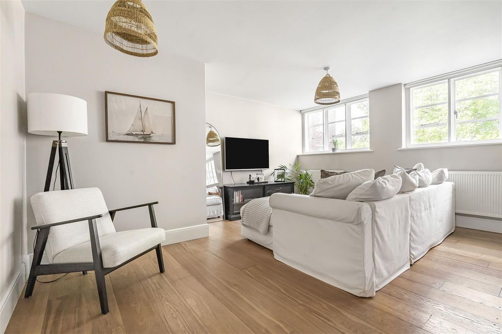 Property photo 2 of 20 11_55899.Jpg