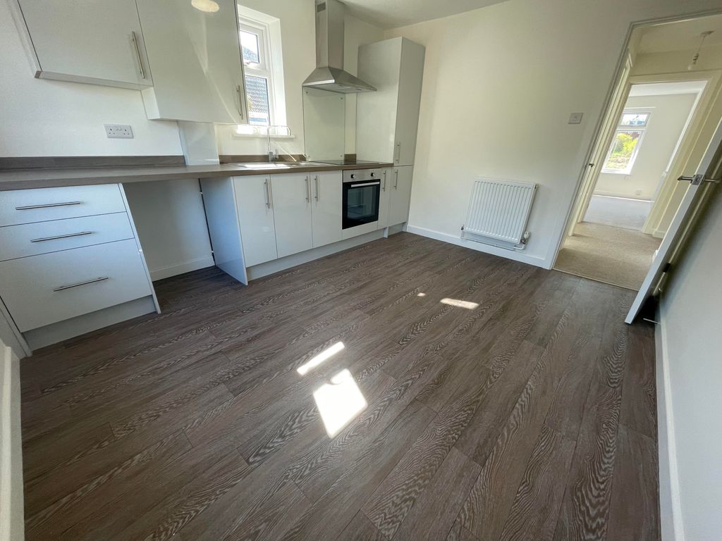 Property photo 1 of 19 Kitchen