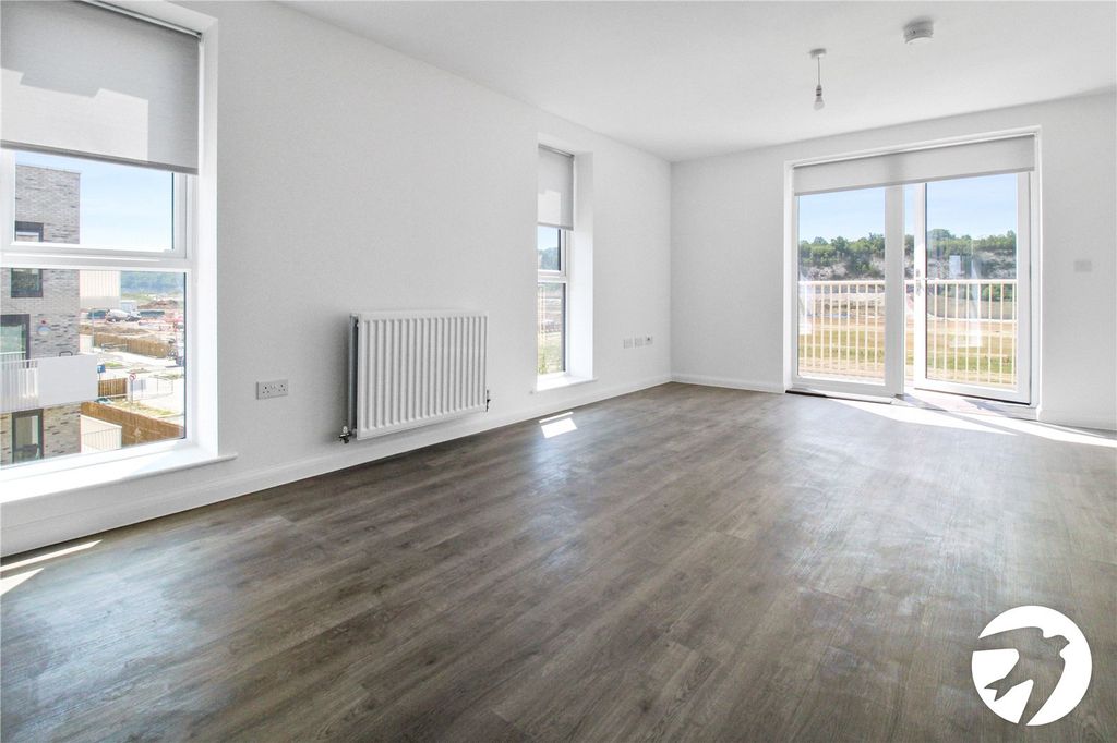Property photo 3 of 14 Picture No. 01