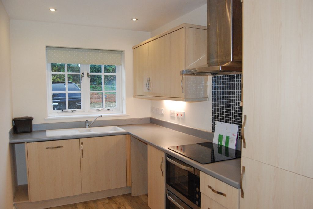 Property photo 2 of 4 Kitchen