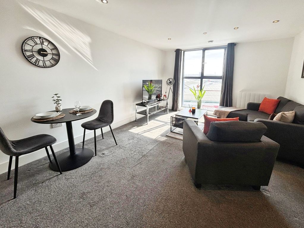 Property photo 2 of 9 Picture No. 14