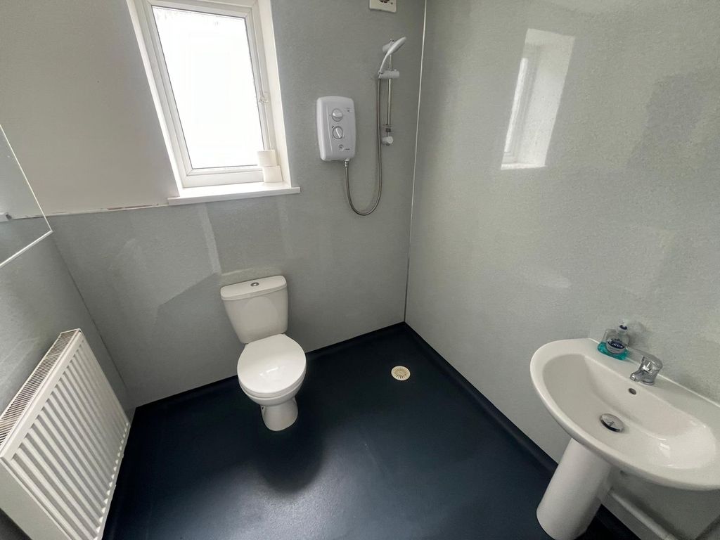 Property photo 2 of 11 x (11)