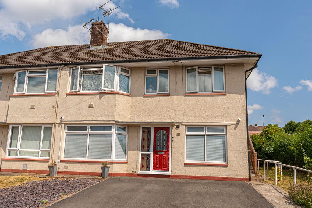 Property photo 1 of 32