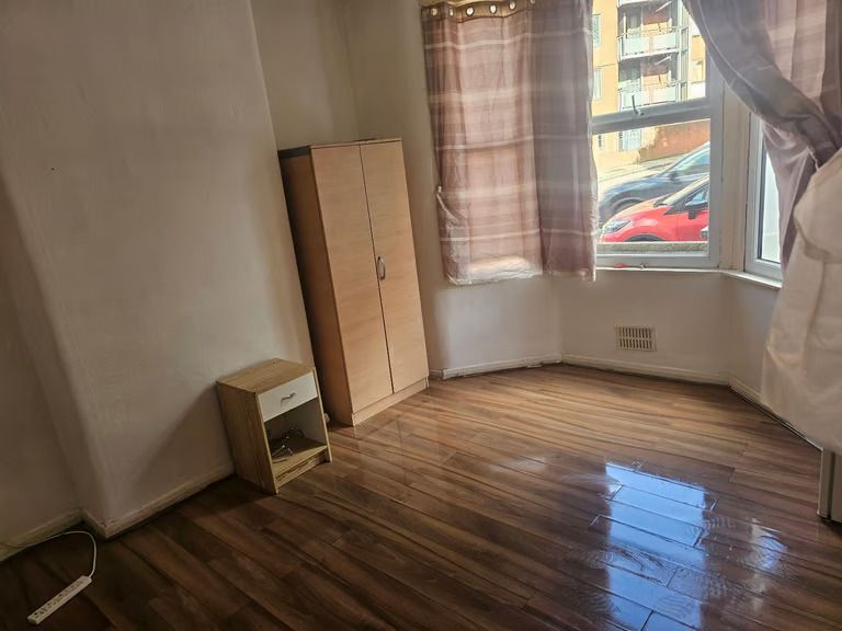 Property photo 2 of 5
