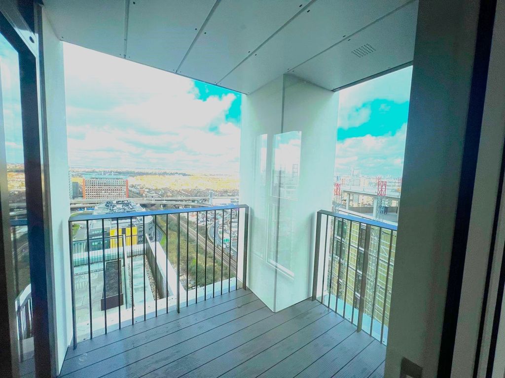 Property photo 3 of 21 Scenic Balconies