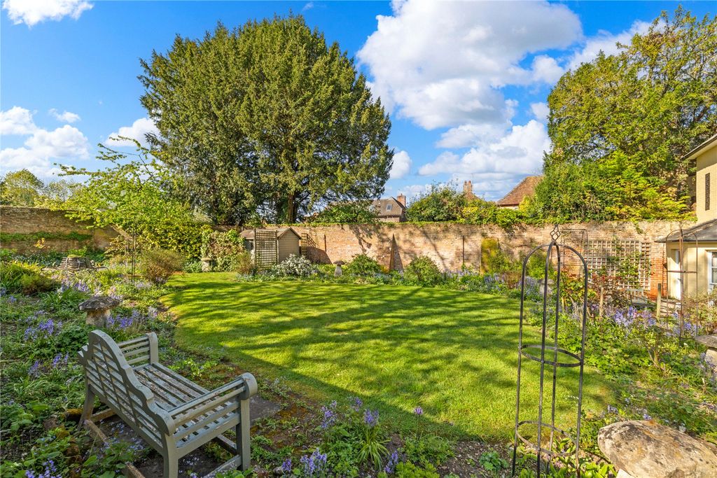 Property photo 3 of 15 Garden