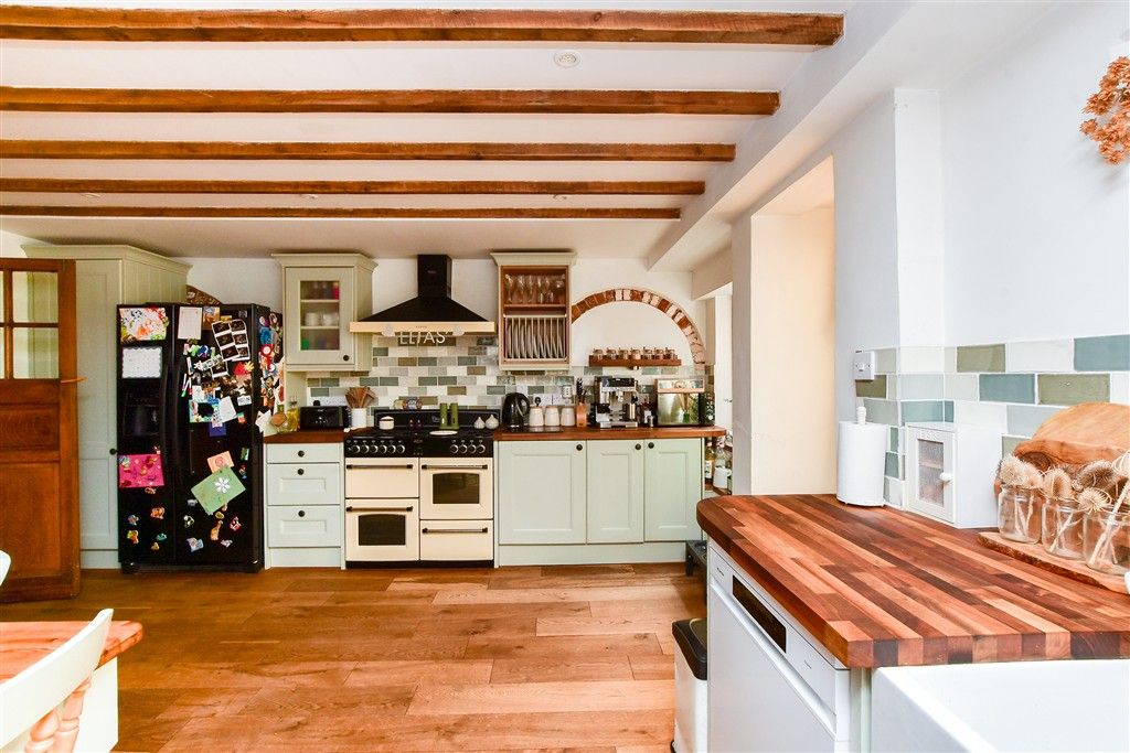 Property photo 1 of 12 Kitchen