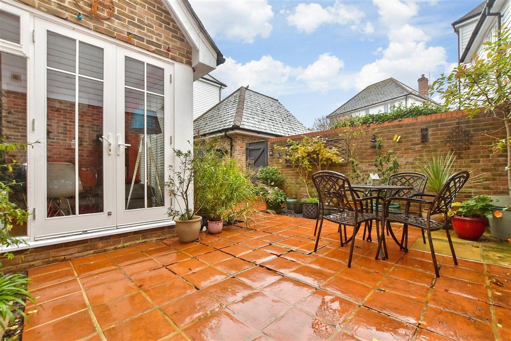 Property photo 1 of 17 External (Web)