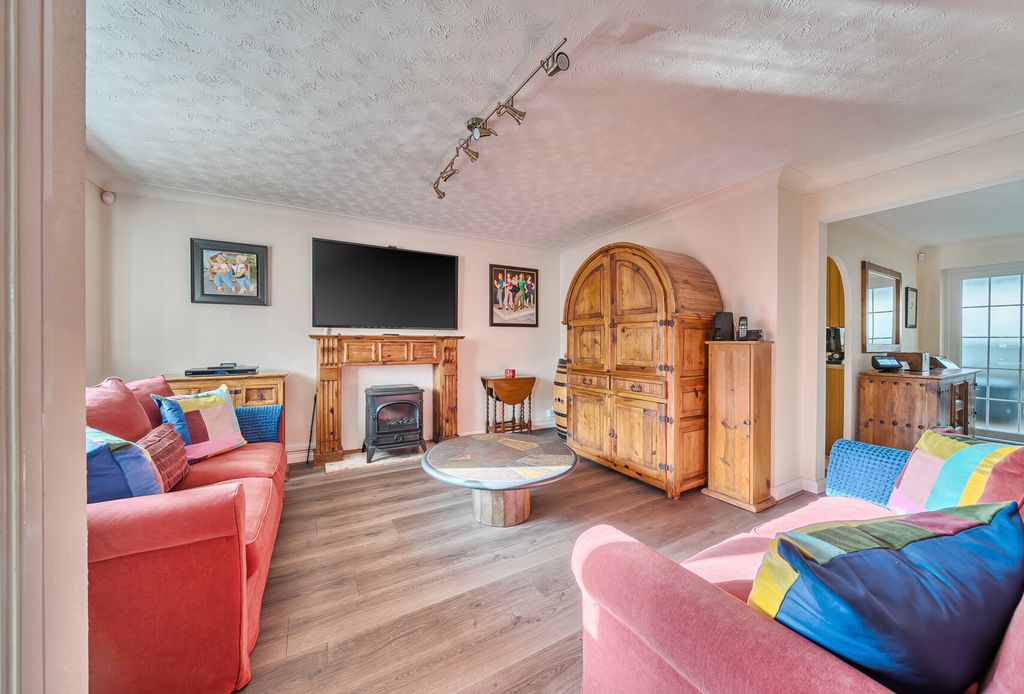 Property photo 3 of 21 1408389-9-6989Fce...