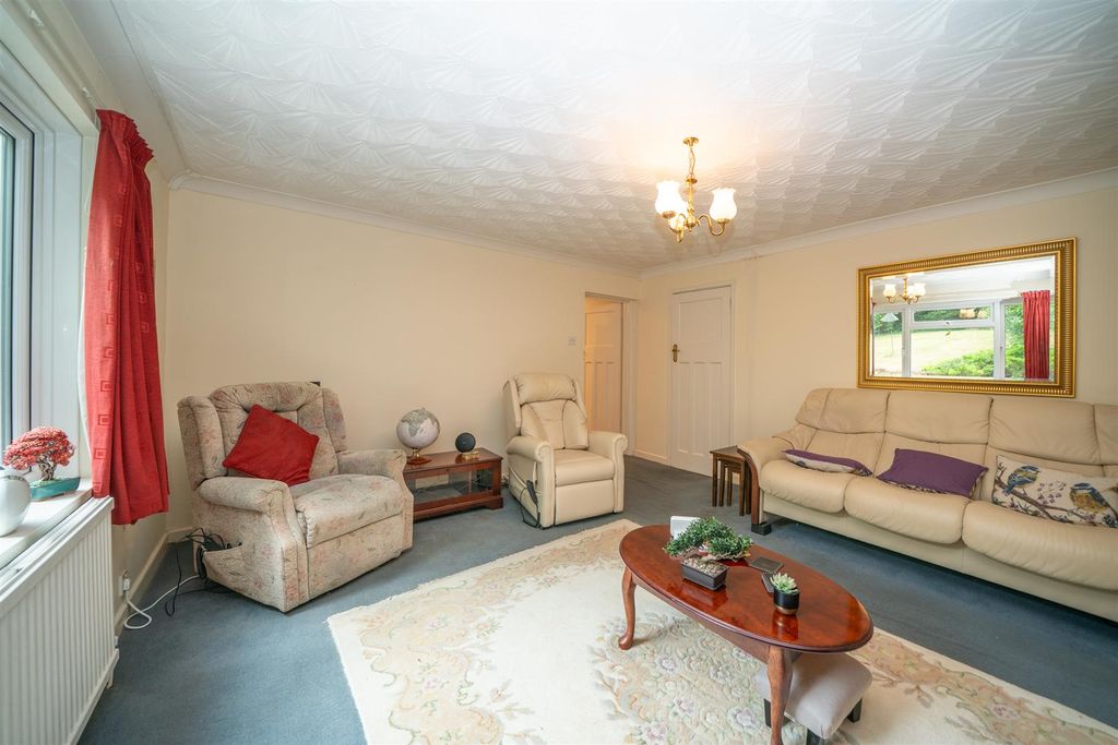 Property photo 3 of 13 32-Harthall-Lane-8.Jpg