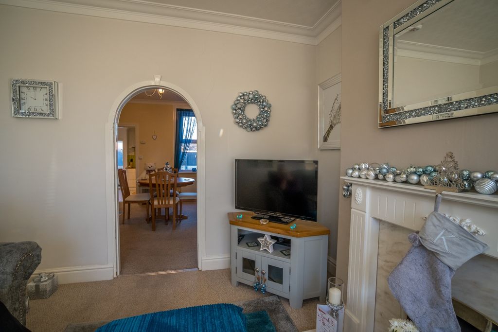 Property photo 3 of 11 Image 2