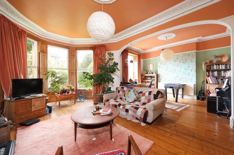 Property photo 2 of 15 Lounge