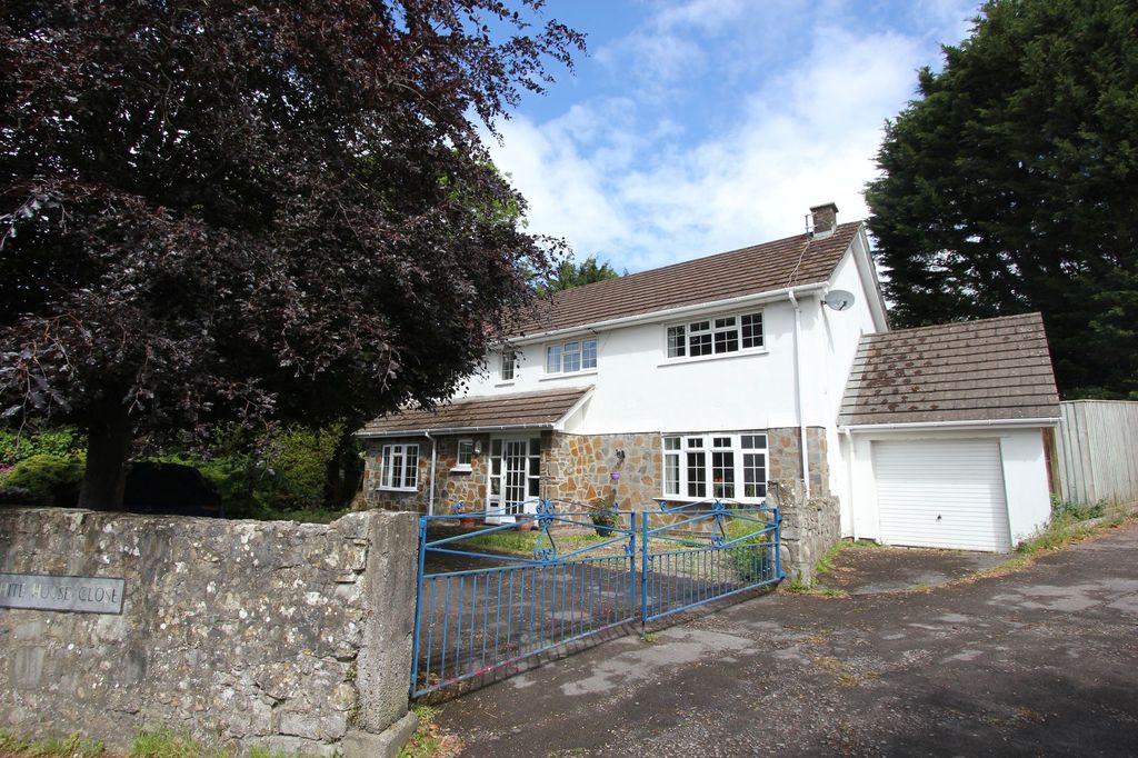 Property photo 1 of 41