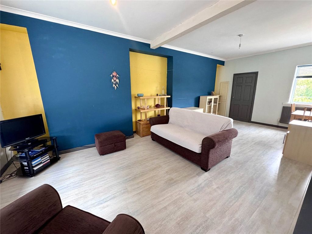 Property photo 3 of 16 Picture No. 05