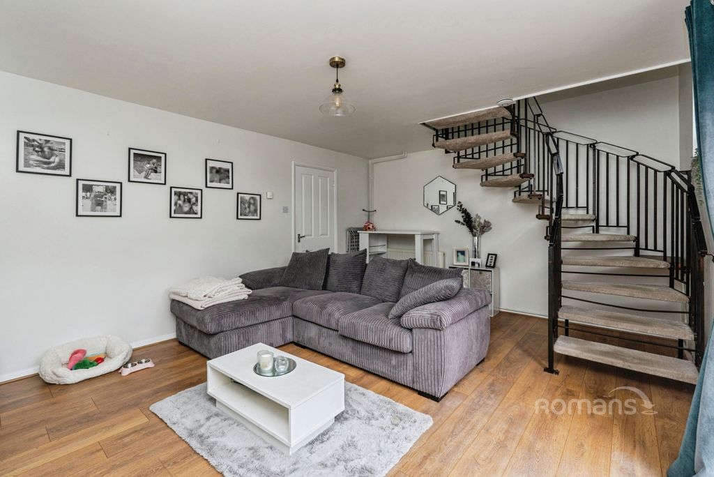 Property photo 2 of 11 Pbox-Img.Jpg