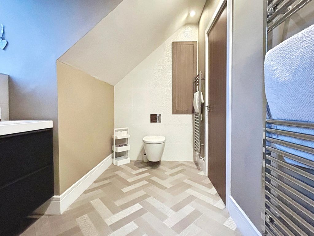 Property photo 2 of 28 Pbox-Img.Jpg