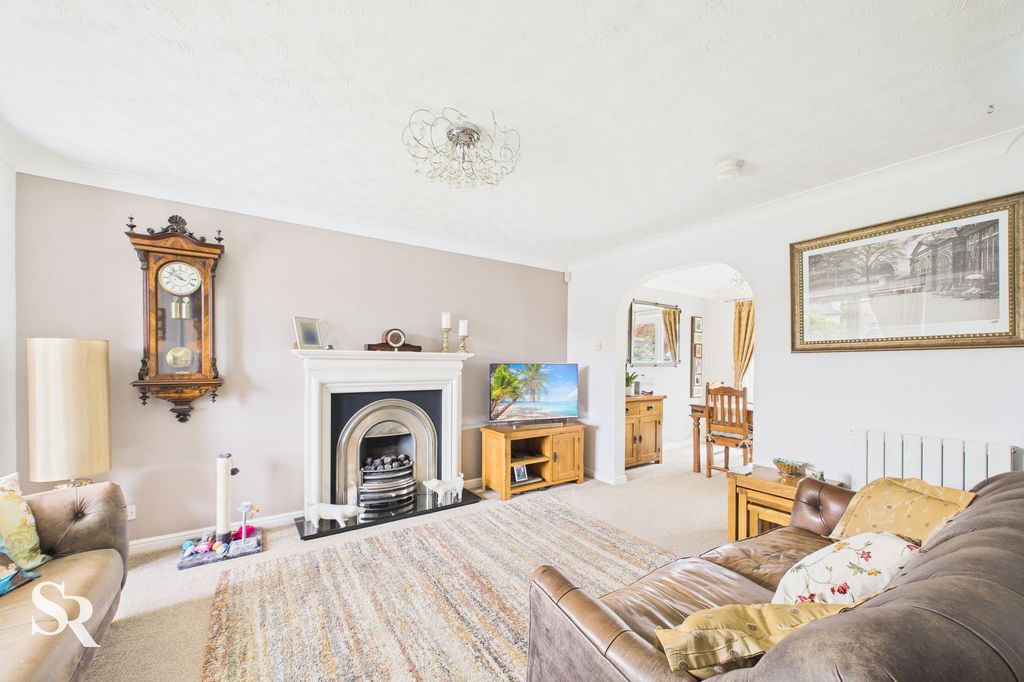 Property photo 2 of 19