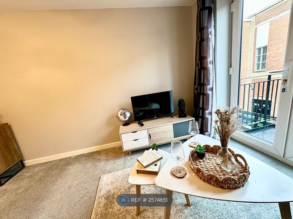 Property photo 3 of 22 Tv &amp; Coffee Tables