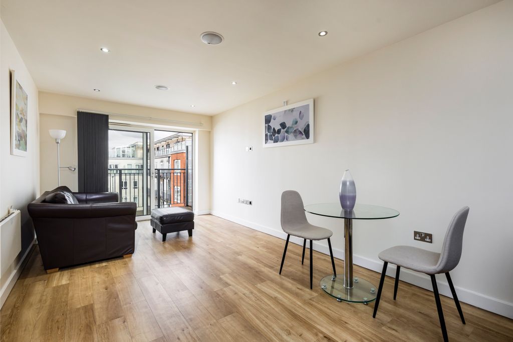 Property photo 2 of 14