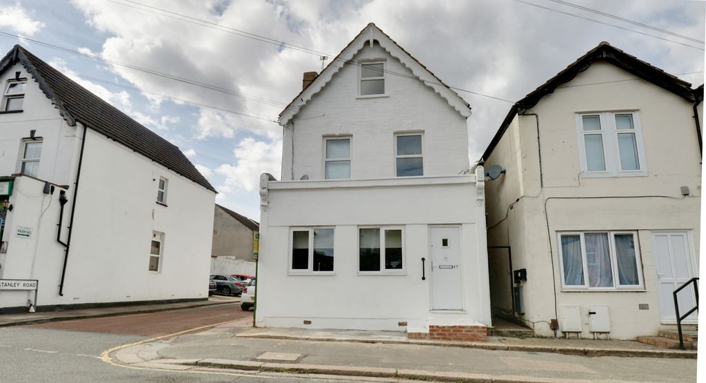 Property photo 1 of 14 4547461