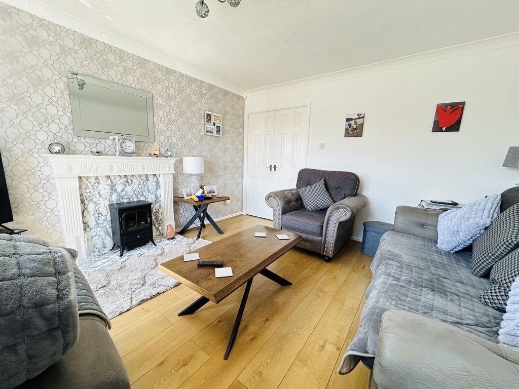 Property photo 2 of 16 Img_2040