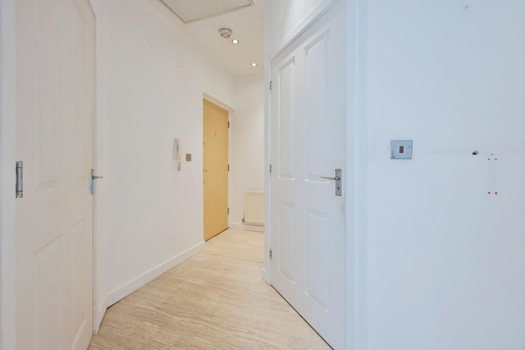 Property photo 2 of 14 16Marinaview-17.Jpg
