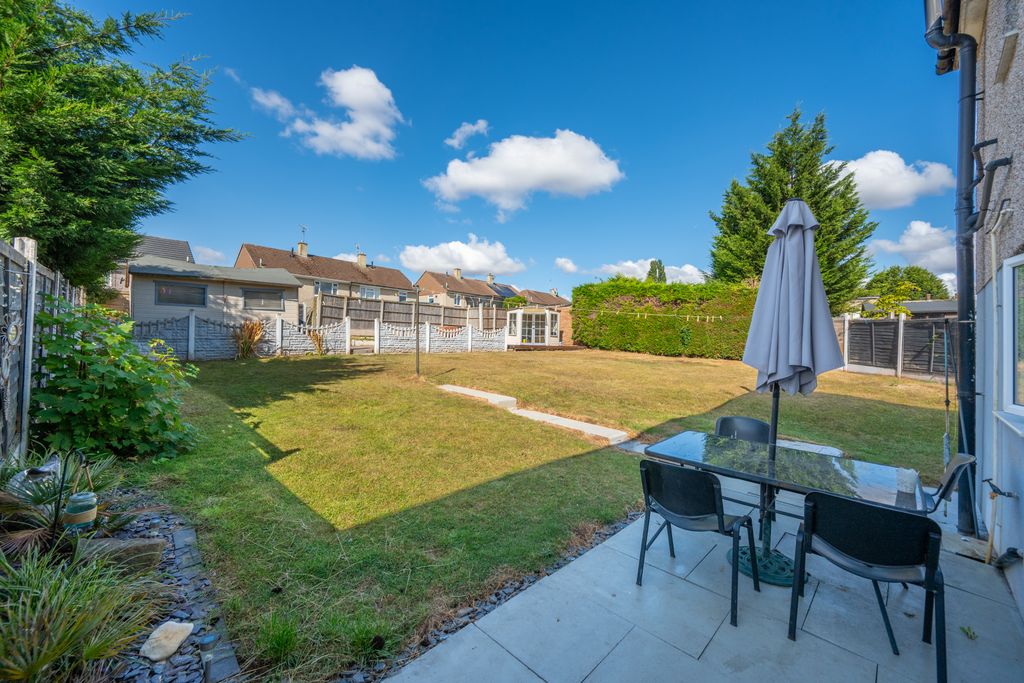 Property photo 2 of 21 Large Rear Garden