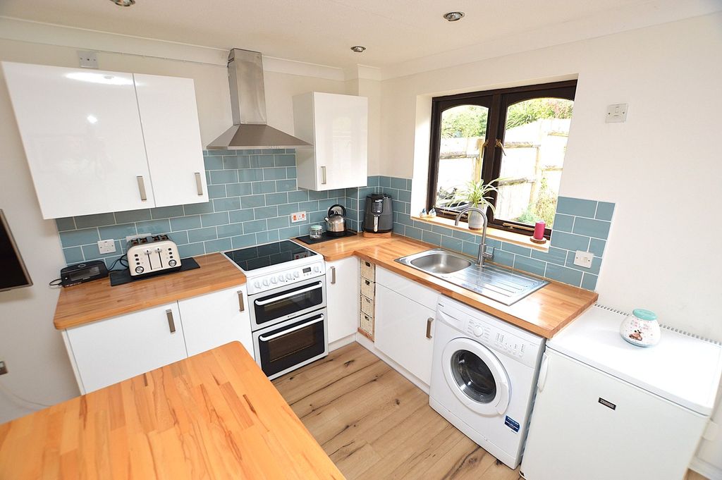 Property photo 2 of 9 2 - Kitchen